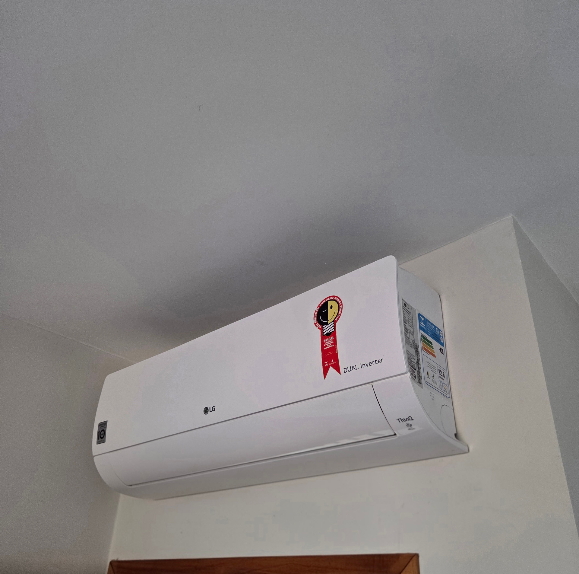 Ar condicionado LG ThinQ Dual inverter Voice/Alexa 12.000Btus
